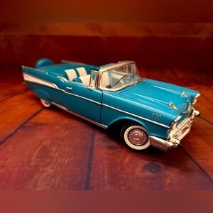 Danbury Mint 1957 Chevrolet Convertible Blue